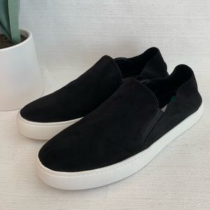 NWOT Steve Madden Fayna Black Suede Fabric Upper Slip On Sneakers Women’s
